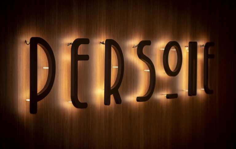 Contact Persone Restaurant